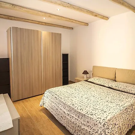 Tanaunella 부도니