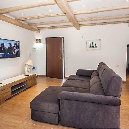 Tanaunella Apartment