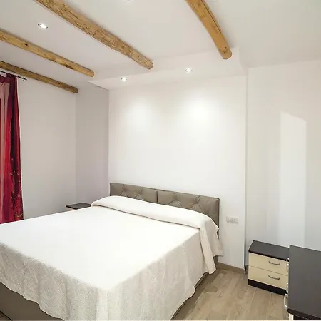 Tanaunella 부도니